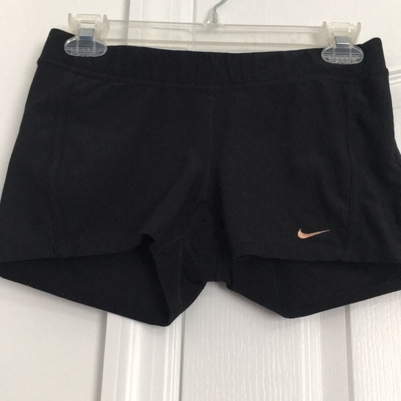 🎉 Host Pick! NIKE Dri-Fit Athletic Shorts - Picture 3 of 7